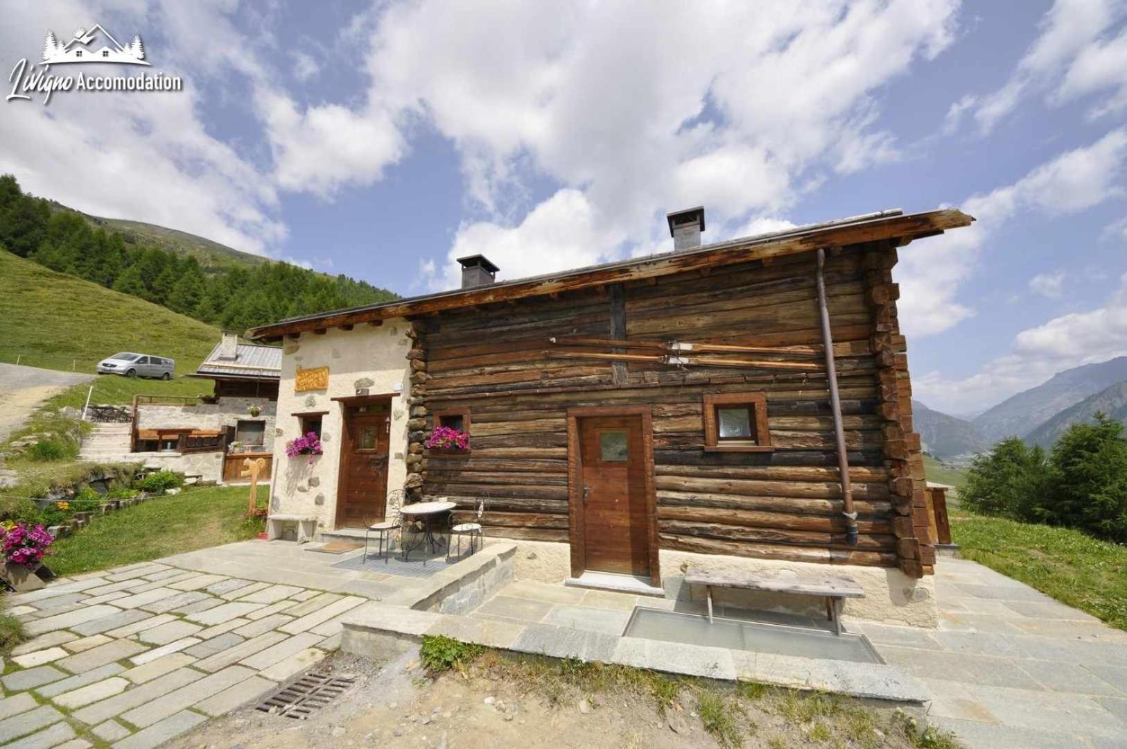 Mountain Chalet Scoiattolo By Livigno Accomodation Exterior photo